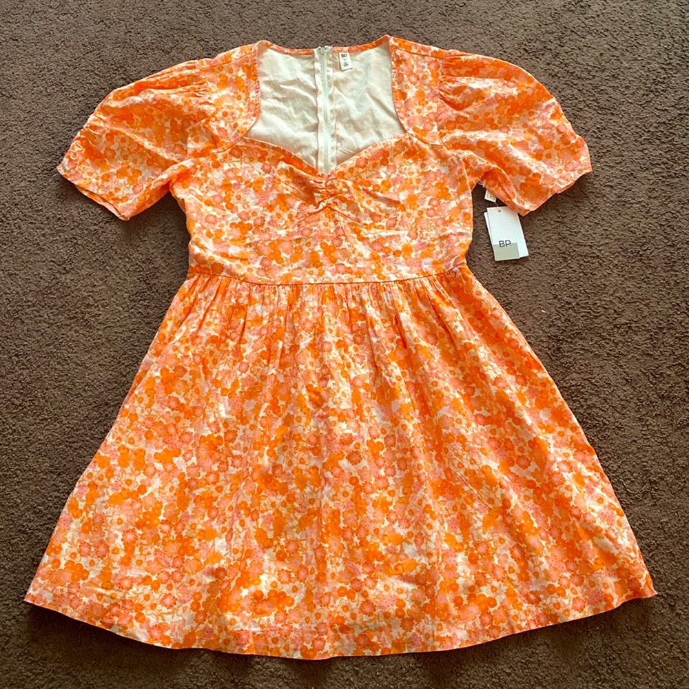 NWT floral Dress Size Medium